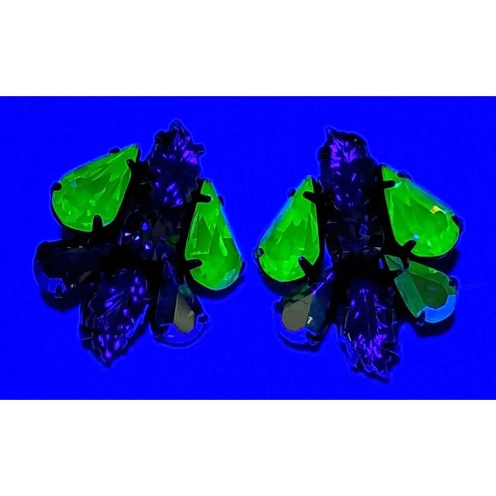 Regency Green Rhinestone Earrings Molded Glass Leaves UG UV Glow Vintage Costume